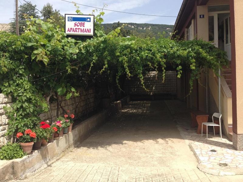 Summer Rooms Baska Экстерьер фото